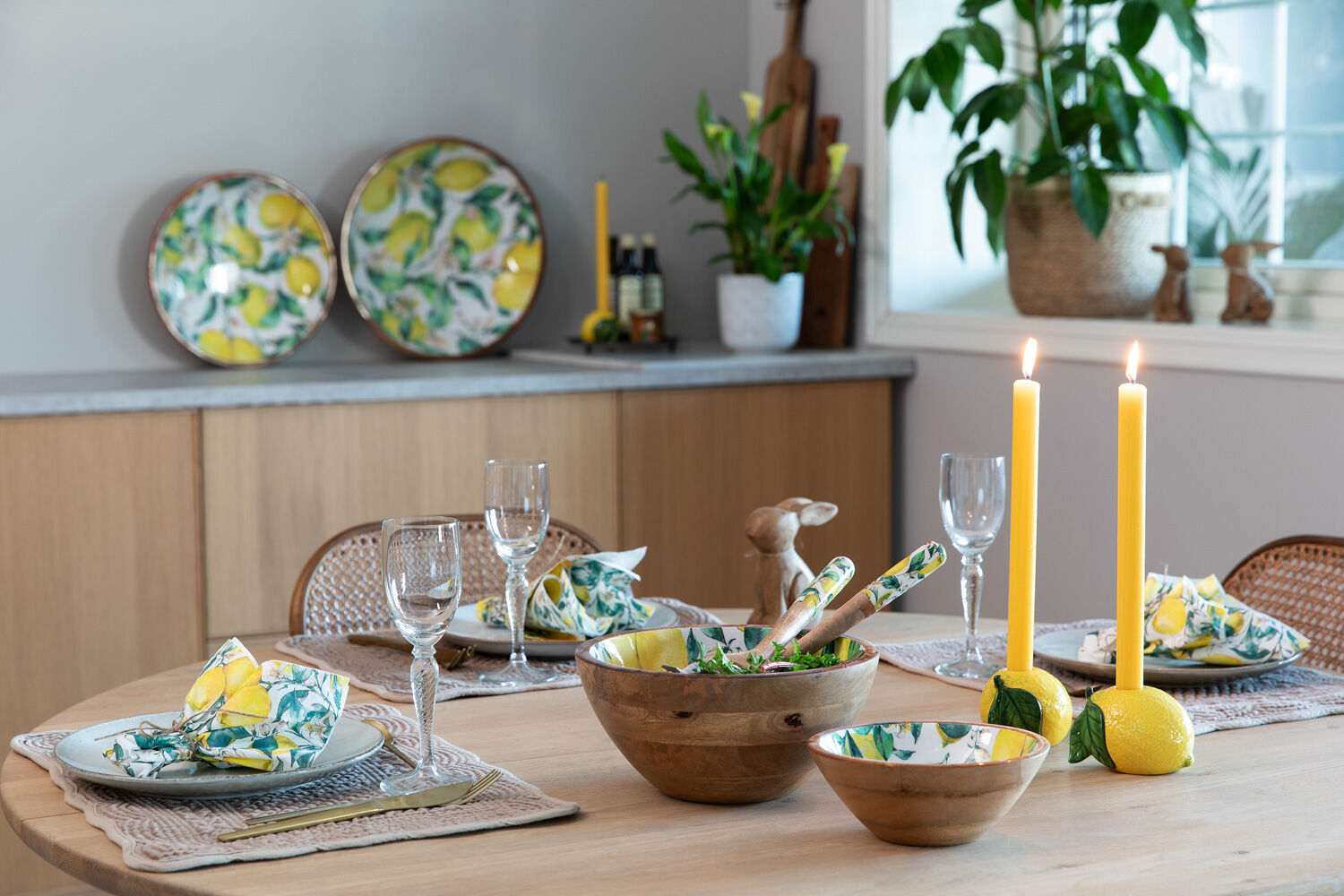 Pynte bord med Paros sitron